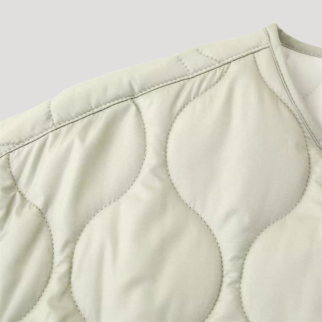 Women's short quilted spring jacket with zipper