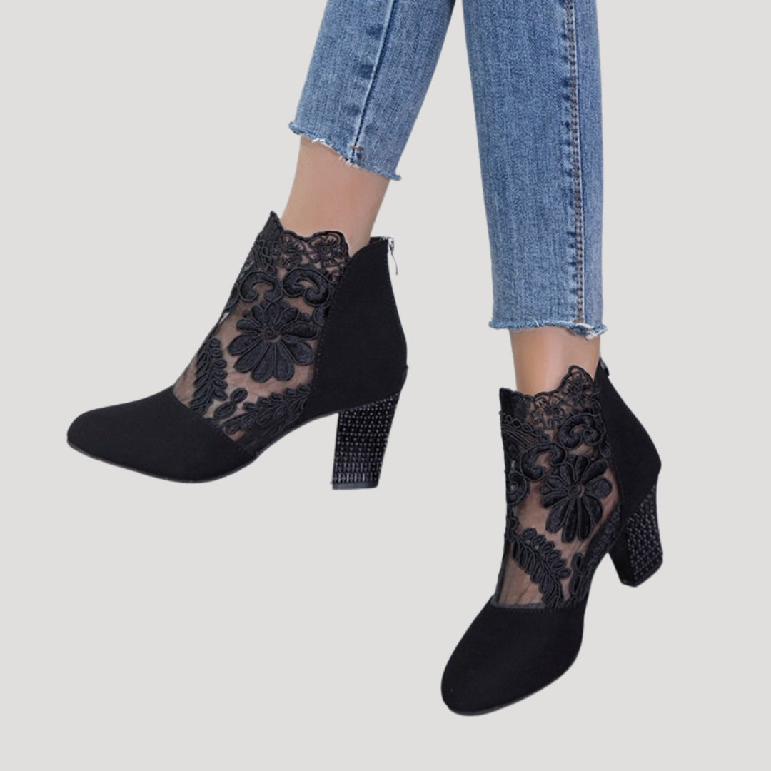 Damskie botki wiosenne ażurowe na obcasie
