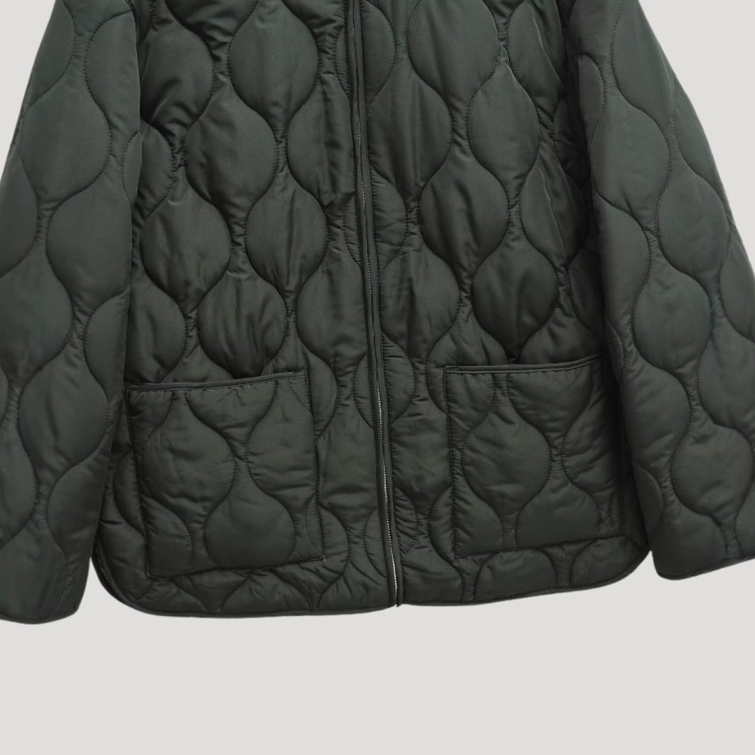Women's short quilted spring jacket with zipper